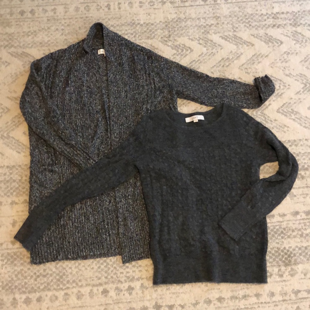 Lot of 2 grey sweaters